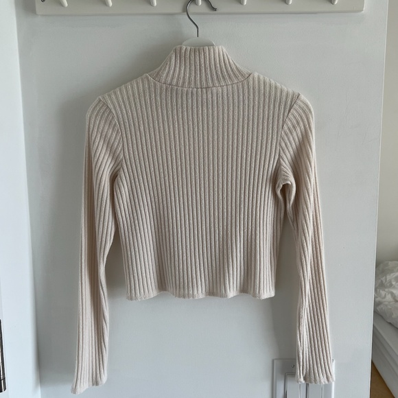 aritzia wilfred free tamu long-sleeve ribbed texture turtleneck - cream, size S - Picture 4 of 9